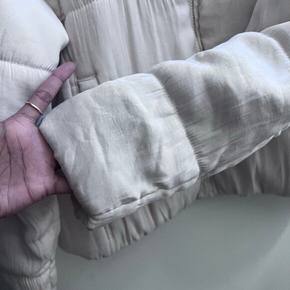 Abercrombie & Fitch Cream Puffer Jacket Soft Outdoor Women's Coat Size XL - Picture 7 of 8